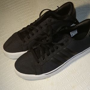 Adidas Sneakers - Great Condition Hardly Worn
